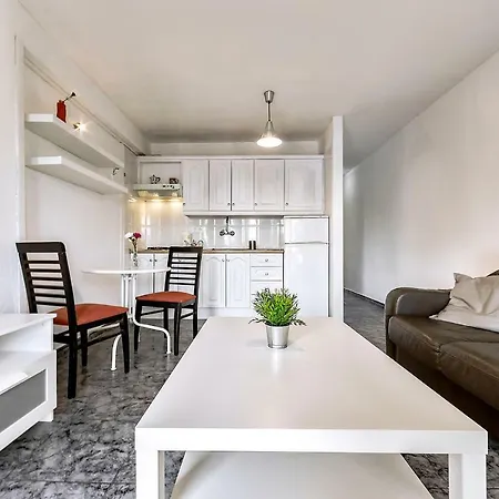 Las Americas One Bedroom With Pool View